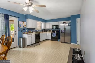 228 Georgetown Circle, Hanover, PA 17331 - Photo 7