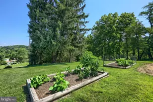 715 Meadowview Dr, Red Lion, PA 17356 - Photo 17