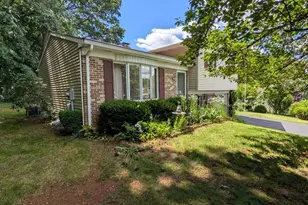 389 Oakwood Dr, Seven Valleys, PA 17360 - Photo 1