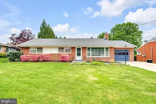 221 McKinley Ave, Hanover, PA 17331 - Photo 1