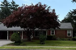 113 Grant Dr, Hanover, PA 17331 - Photo 1