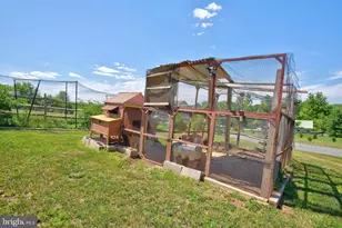 225 N Grant Rd, Thomasville, PA 17364 - Photo 41