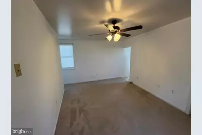 118 1/2 Broadway #3, Hanover, PA 17331 - Photo 3