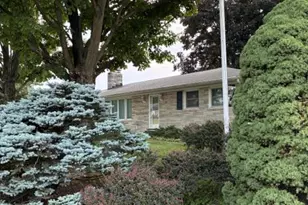 264 S 6th St, Mount Wolf, PA 17347 - Photo 3