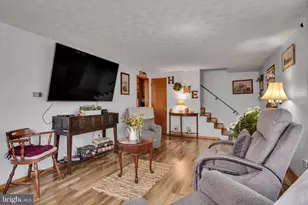 927 Marbrook Ln, York, PA 17404 - Photo 7