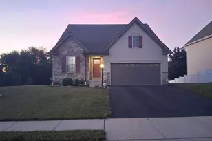 316 Hollyhock Dr, Manchester, PA 17345 - Photo 1