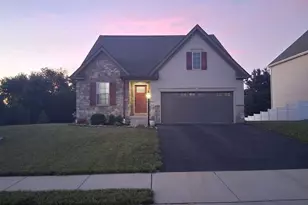 316 Hollyhock Dr, Manchester, PA 17345 - Photo 1
