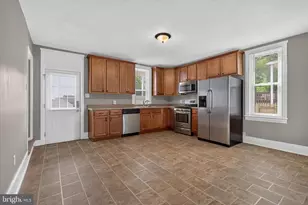 2463 S Queen St, York, PA 17402 - Photo 5