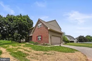 2168 Brandywine Ln, York, PA 17404 - Photo 3
