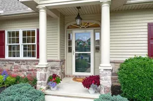 865 Meadow Ct, York, PA 17402 - Photo 3