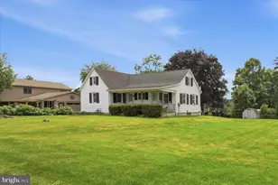 890 Melrose Ln, York, PA 17402 - Photo 5