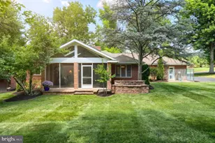 910 Shenandoah Ln, York, PA 17404 - Photo 3