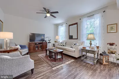 390 Taylor Drive, York, PA 17404 - Photo 9