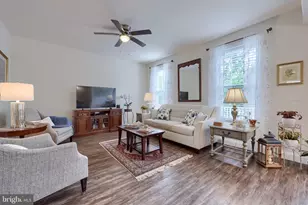 390 Taylor Dr, York, PA 17404 - Photo 9