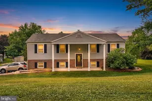 20 Oak Dr, Mount Wolf, PA 17347 - Photo 1