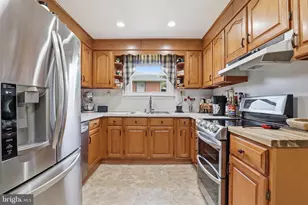 418 E Broadway, Red Lion, PA 17356 - Photo 11