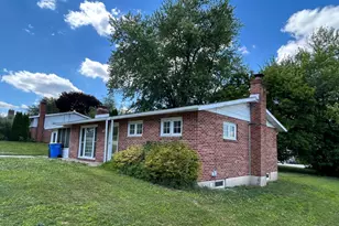 39 E Crestlyn Dr, York, PA 17402 - Photo 23