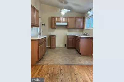 39 E Crestlyn Drive, York, PA 17402 - Photo 5