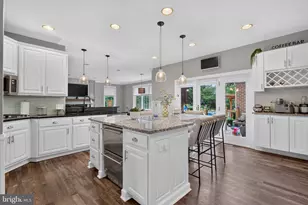 1001 Wetherburn Dr, York, PA 17404 - Photo 9