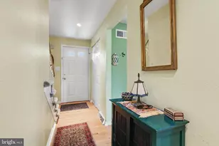 946 Eagle Ln, Wrightsville, PA 17368 - Photo 5