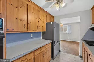 356 E Springettsbury Ave, York, PA 17403 - Photo 11