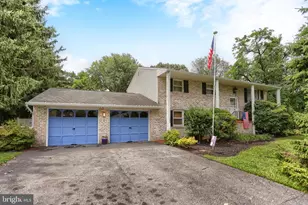 426 Jennifer Dr, New Cumberland, PA 17070 - Photo 1