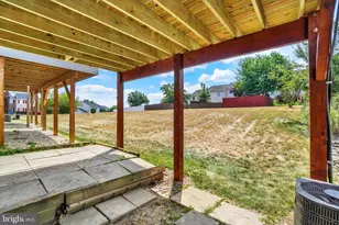 765 Robin Hill Cir, York, PA 17404 - Photo 17