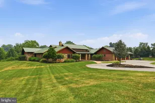 1885 Greenbriar Rd, York, PA 17404 - Photo 9