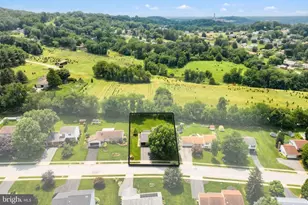 2832 Glen Hollow Dr, York, PA 17406 - Photo 7