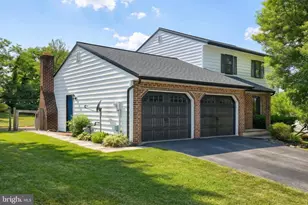 2832 Glen Hollow Dr, York, PA 17406 - Photo 1