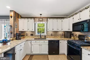 2911 Village Square Dr, Dover, PA 17315 - Photo 13