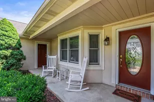 151 Overview Cir E, Red Lion, PA 17356 - Photo 5