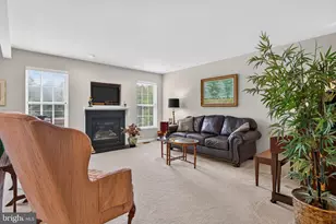 2394 E Slater Hill Ln E, York, PA 17406 - Photo 11