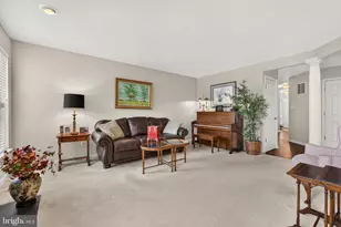 2394 E Slater Hill Ln E, York, PA 17406 - Photo 13