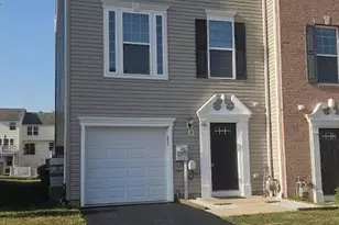 806 Blossom Dr, Hanover, PA 17331 - Photo 1