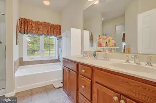2082 Westbury Ct, Red Lion, PA 17356 - Photo 19