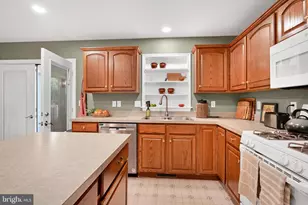 45 Thomas Dr, York, PA 17404 - Photo 17
