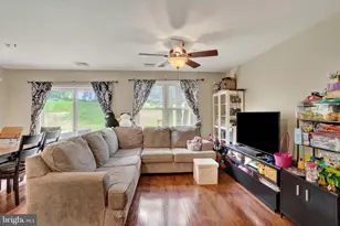 320 Fisher Dr, East York, PA 17402 - Photo 7