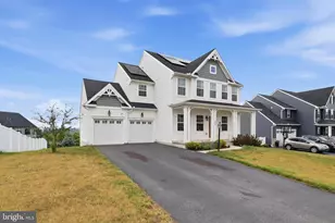 216 Hollyhock Dr, Manchester, PA 17345 - Photo 3