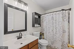 1240 Wanda Dr, Hanover, PA 17331 - Photo 17