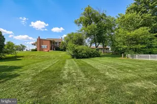 325 Gwen Dr, York, PA 17404 - Photo 9