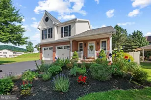 145 Lakeside Dr, Lewisberry, PA 17339 - Photo 1