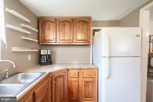 719 Village Rd, York, PA 17404 - Photo 9