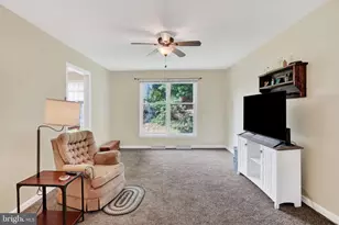 205 Knob Creek Ln, York, PA 17402 - Photo 5