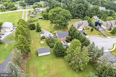 811 Greenbriar Road, York, PA 17404 - Photo 9