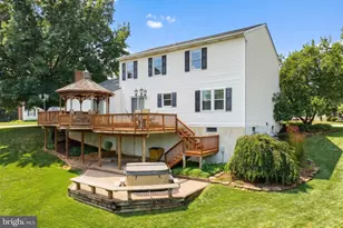 2896 Olde Field Dr, York, PA 17408 - Photo 9