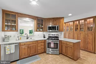 995 Detwiler Dr, York, PA 17404 - Photo 13