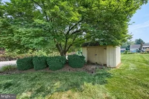 2421 S Queen St, York, PA 17402 - Photo 9