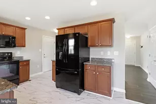 290 N Alpine Dr, York, PA 17408 - Photo 13