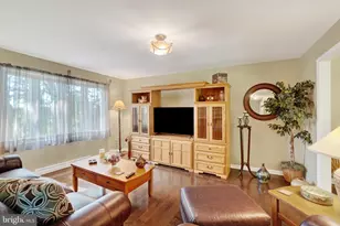 1911 Oakley Dr, York, PA 17408 - Photo 3